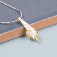 Silver Flick Pendant With Freshwater Pearl